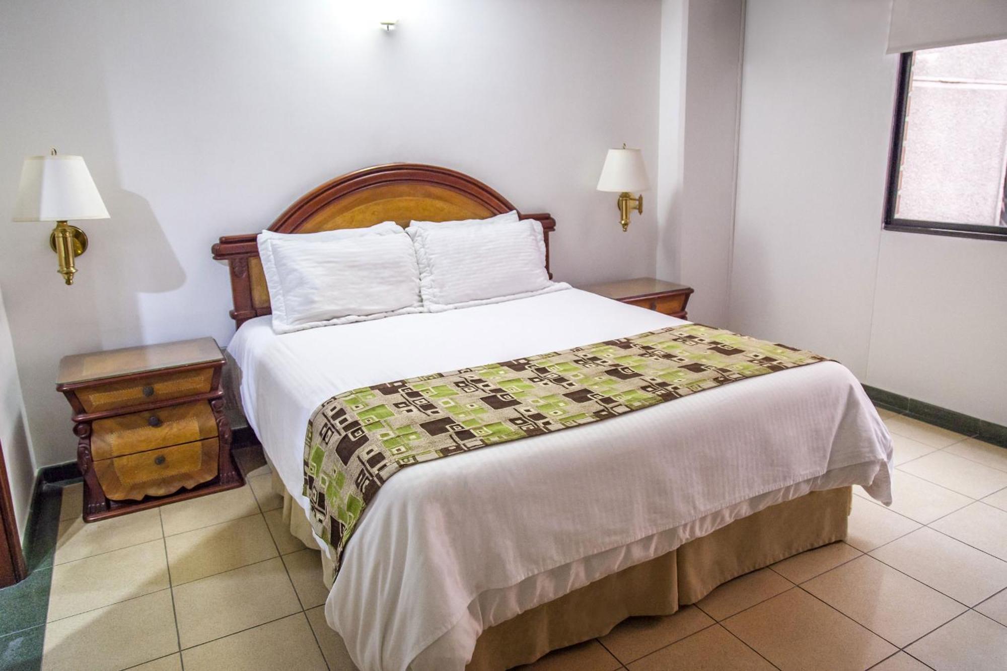 מדיין Hotel Casa Laureles מראה חיצוני תמונה